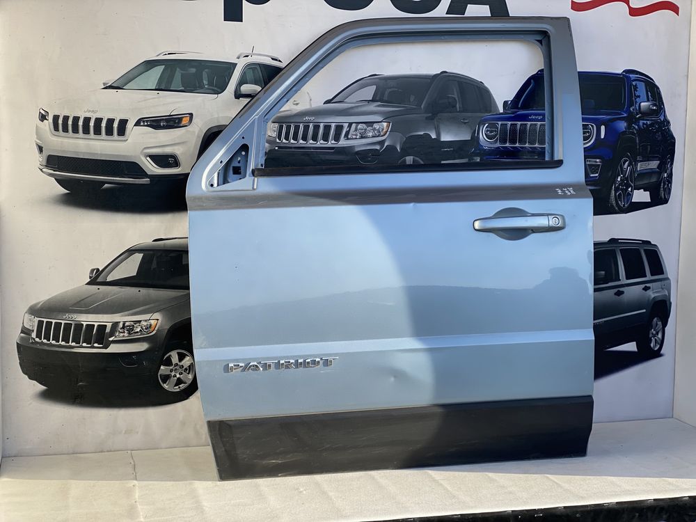 Двері передні задні Jeep Patriot 2011-2017р USA оригінал