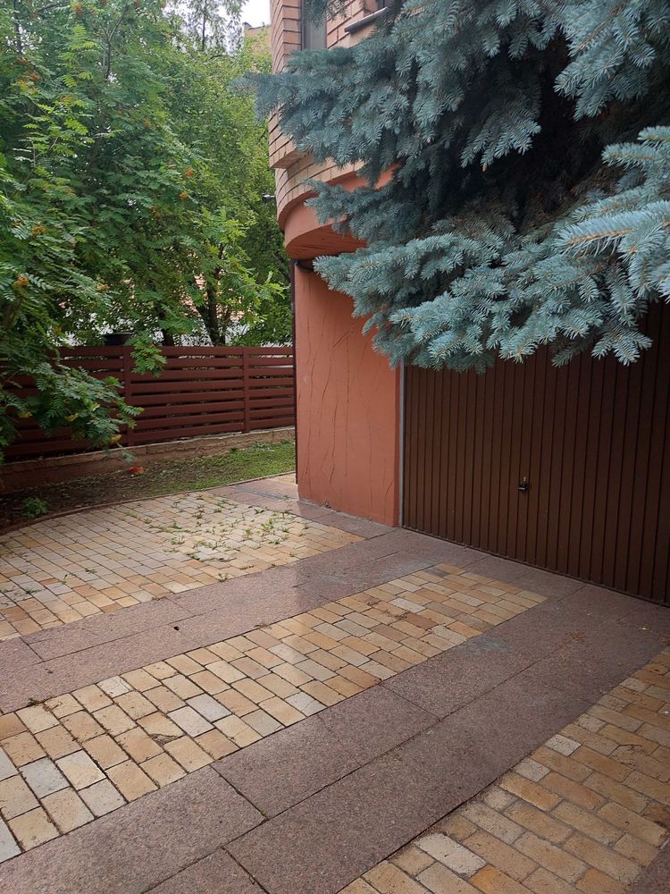 Дом 400м2 Центр Печерск под Офис 7 соток Гараж Арбитраж Айти