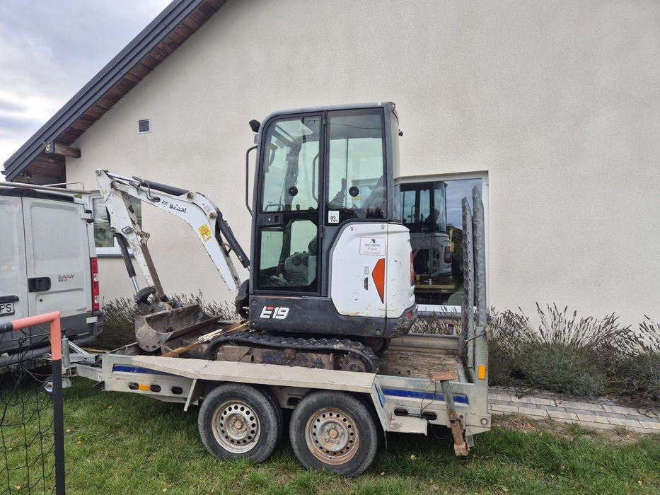 Bobcat E19  Bobcat E19 Iveco daily 2010 przyczepka viola 2011 wciągarka kablowa