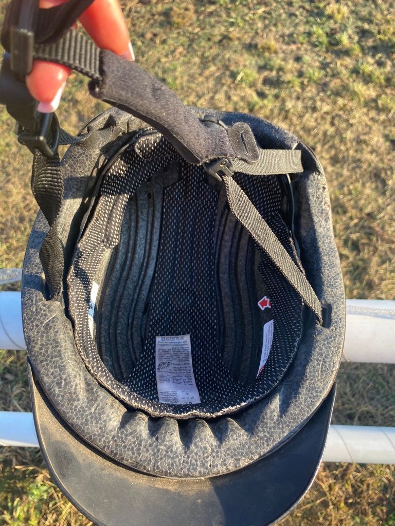 Kask jeździecki UVEX 57-59cm