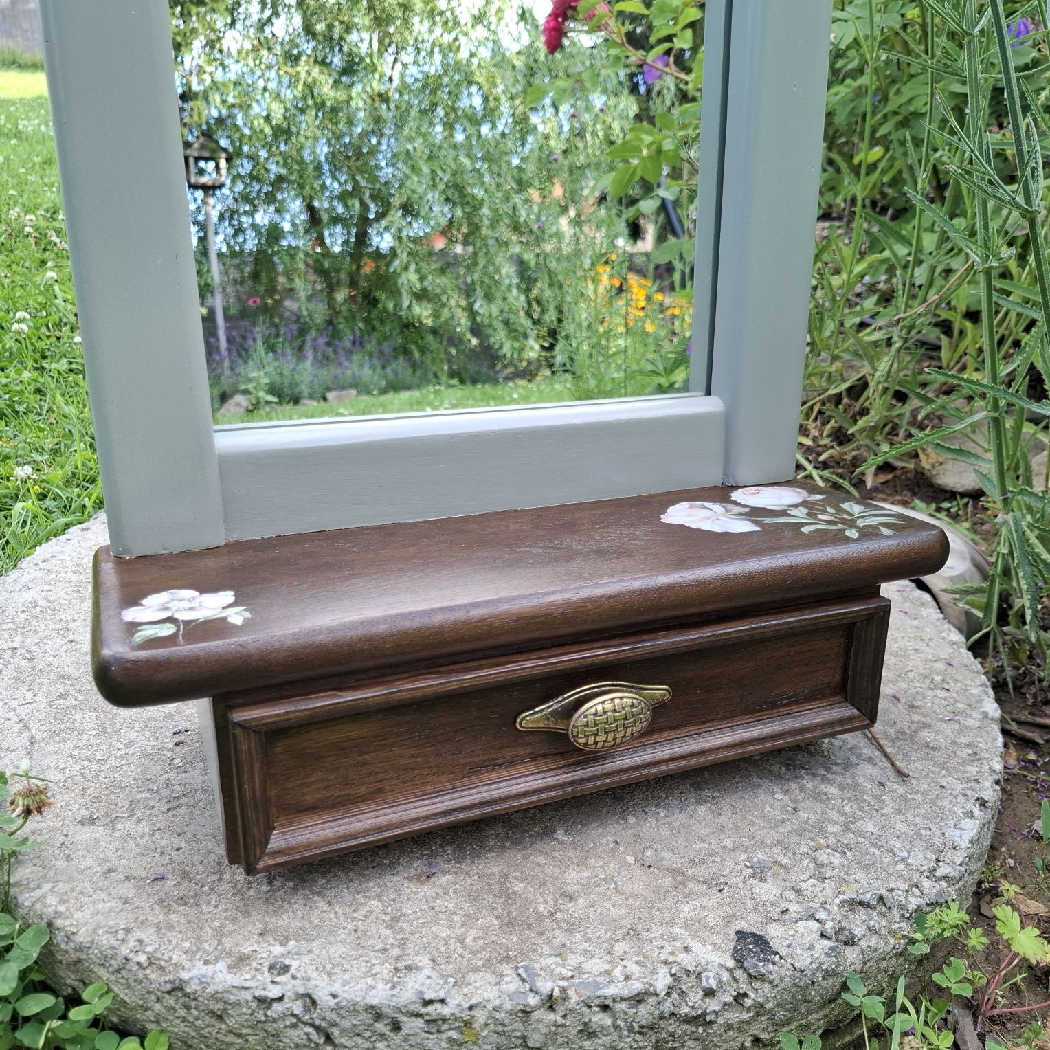 Lustro wiszące z półką I szufladką