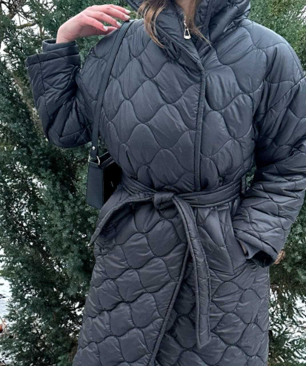 Жіноче демісезоне приталене пальто M-Fashion.