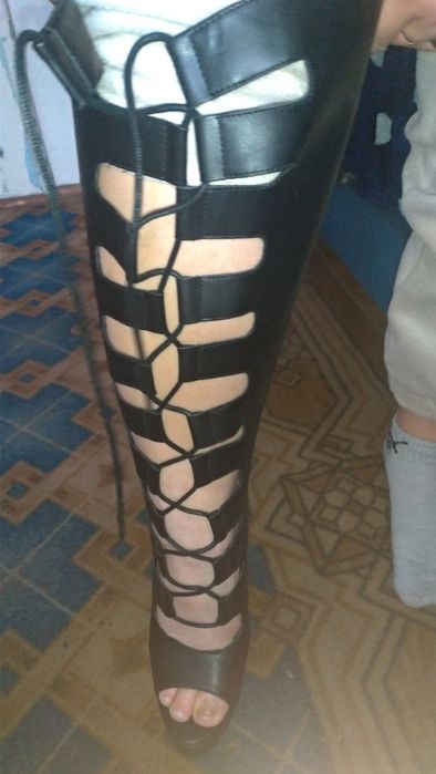 Чобітки на платформі та каблуку