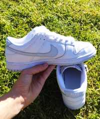 Nike dunk low platinum white