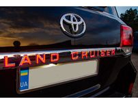 Toyota LandCruiser 200 2016+ Хром планка над номером с подсветкой LED