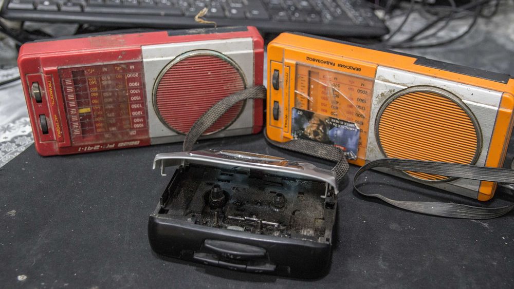 Радіоприймачі Вега. Плеєр касетний. Лот ретро