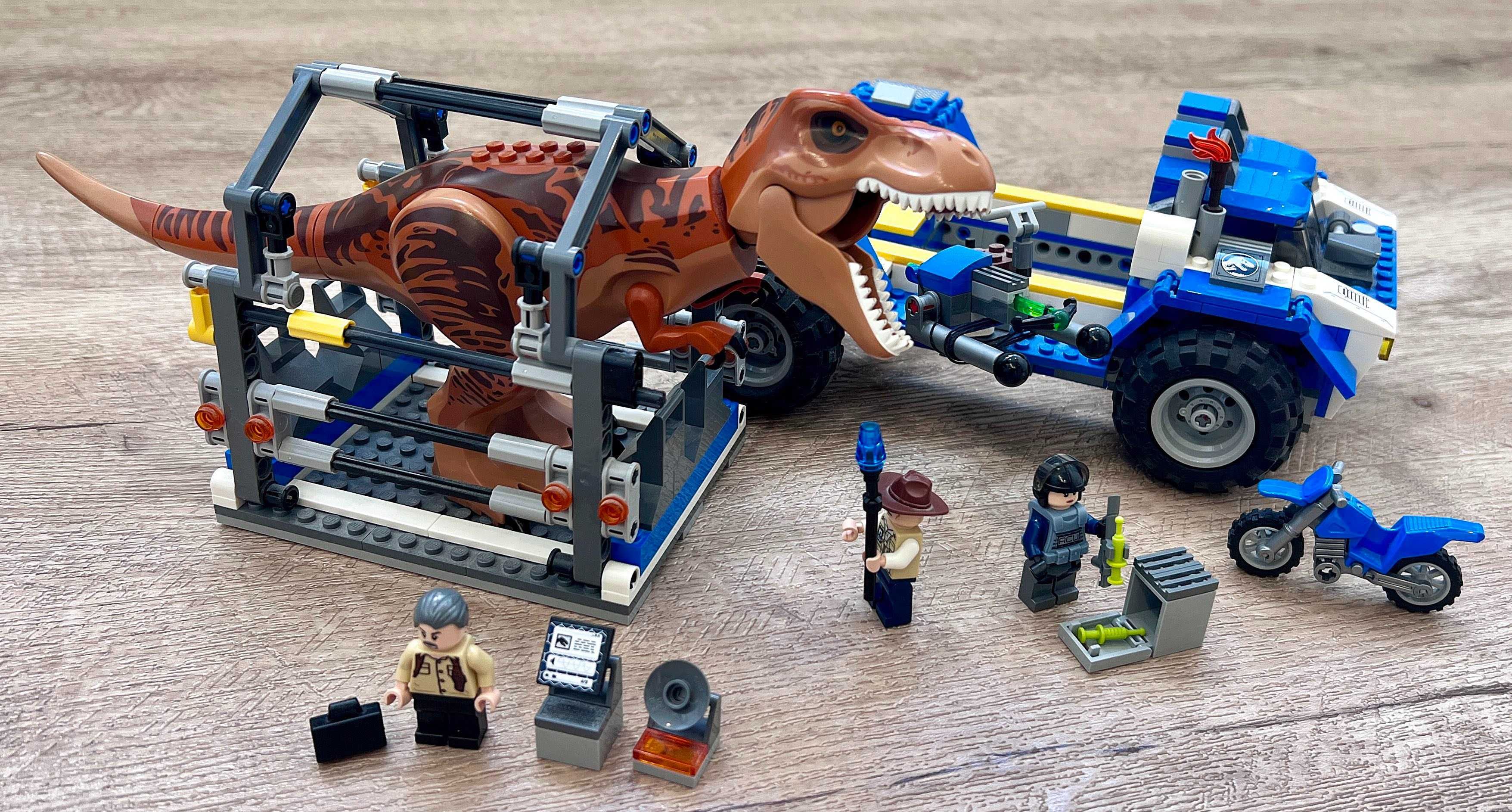 LEGO Jurassic World Мисливець на Тиранозаврів (75918)