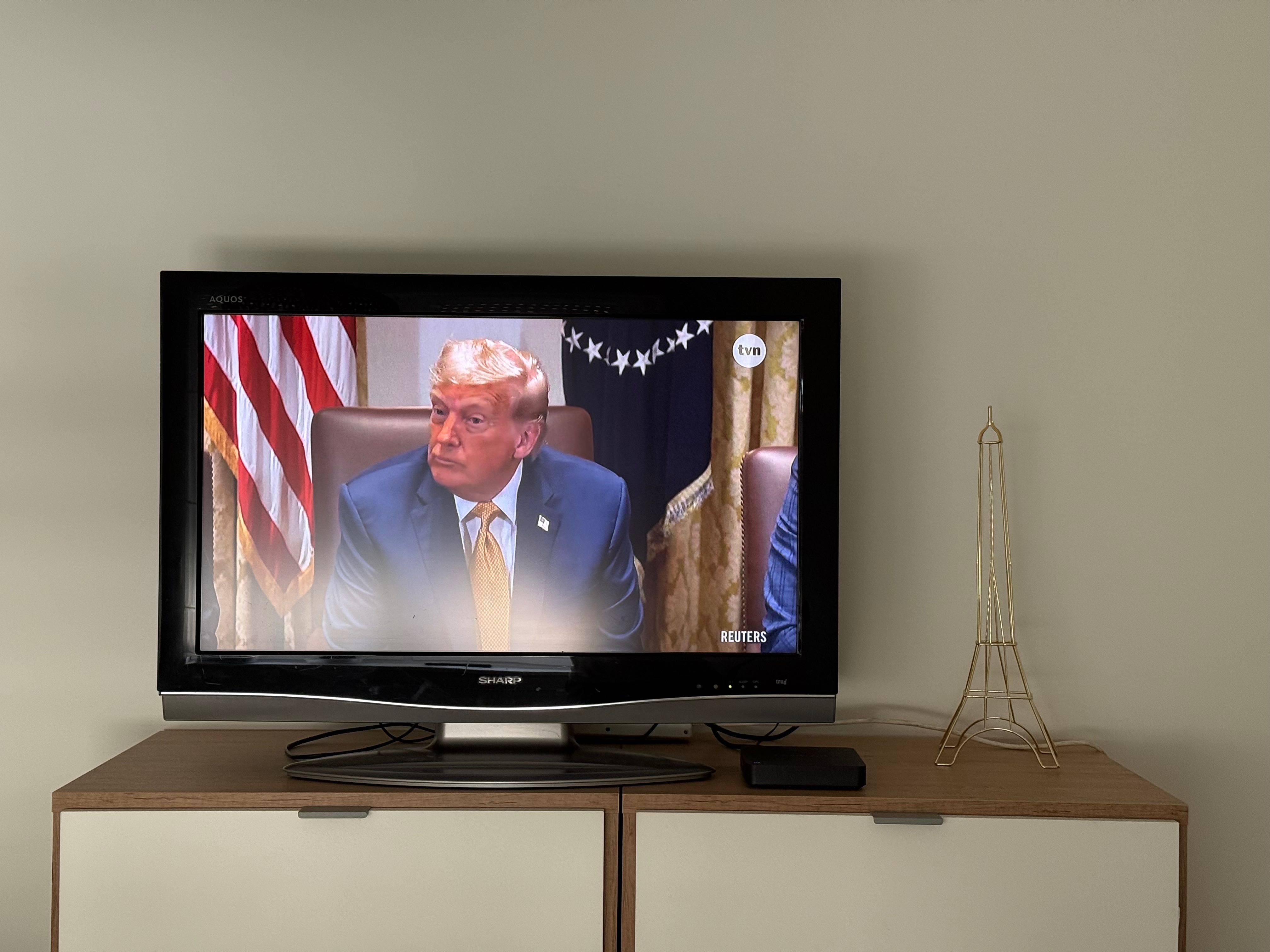 Telewizor SHARP LCD 32"