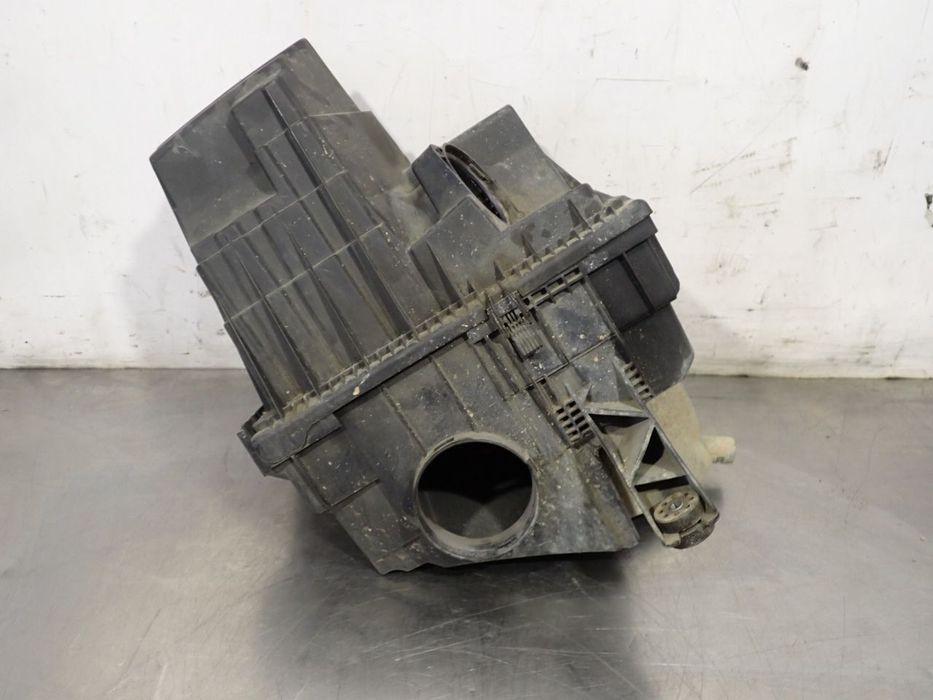 OBUDOWA FILTRA POWIETRZA VOLKSWAGEN T5 7H0129601