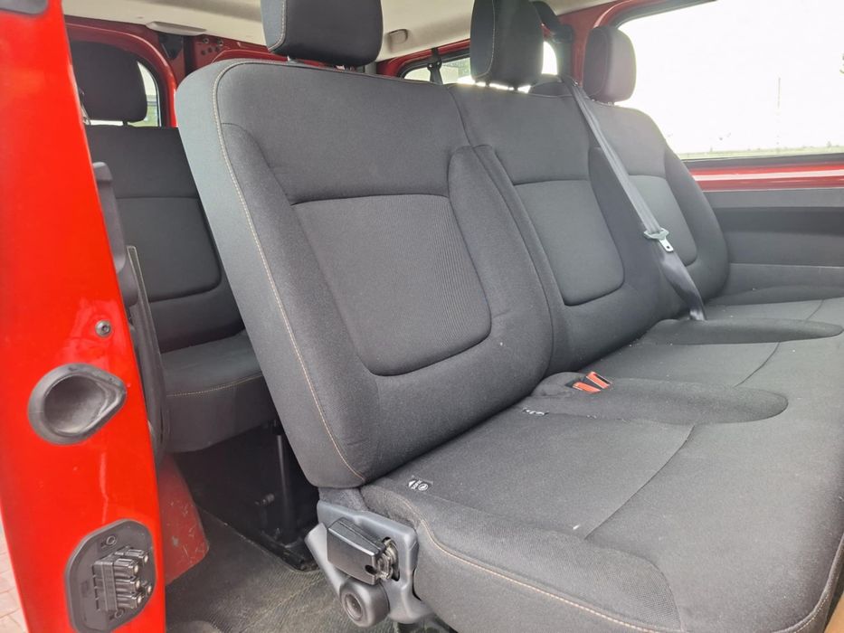 Renault Trafic 9-cio osobowy 2016 r