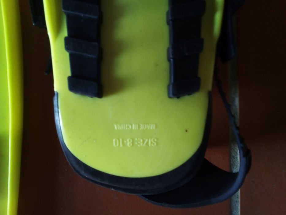 Barbatanas Beuchat 36-38 e Barbatanas Genéricas 41-44