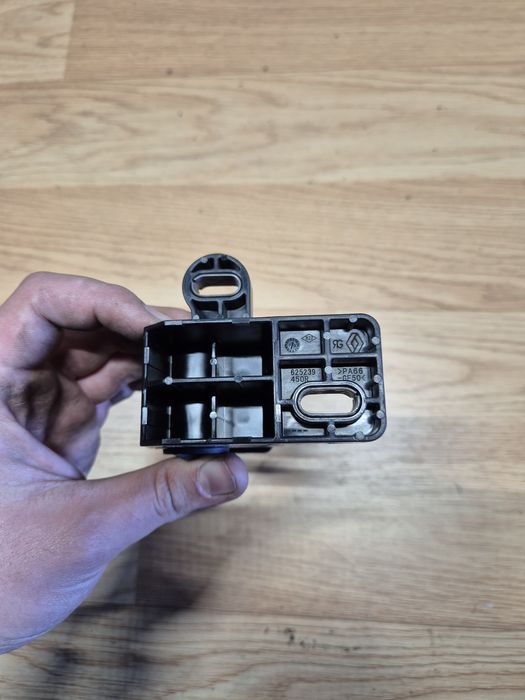 Uchwyt Chłodnicy Renault Megane IV 2020