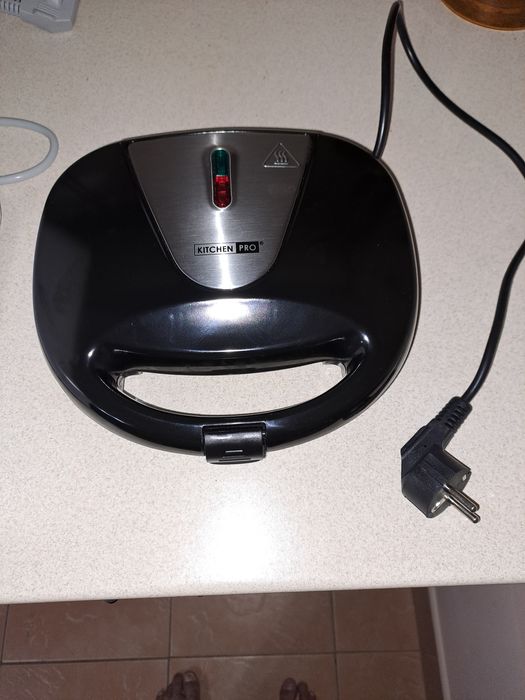 Бутербродниця,сендвічниця!