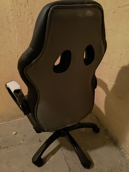 Fotel biurowy w stanie dobrym