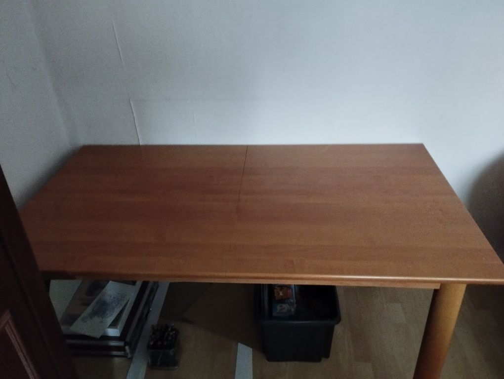Sprzedam stół do jadalni