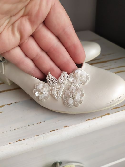 Graceland białe pantofle pantofelki 32 obcas