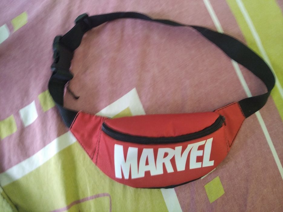 Бананка "Marvel" з одною кишенькою