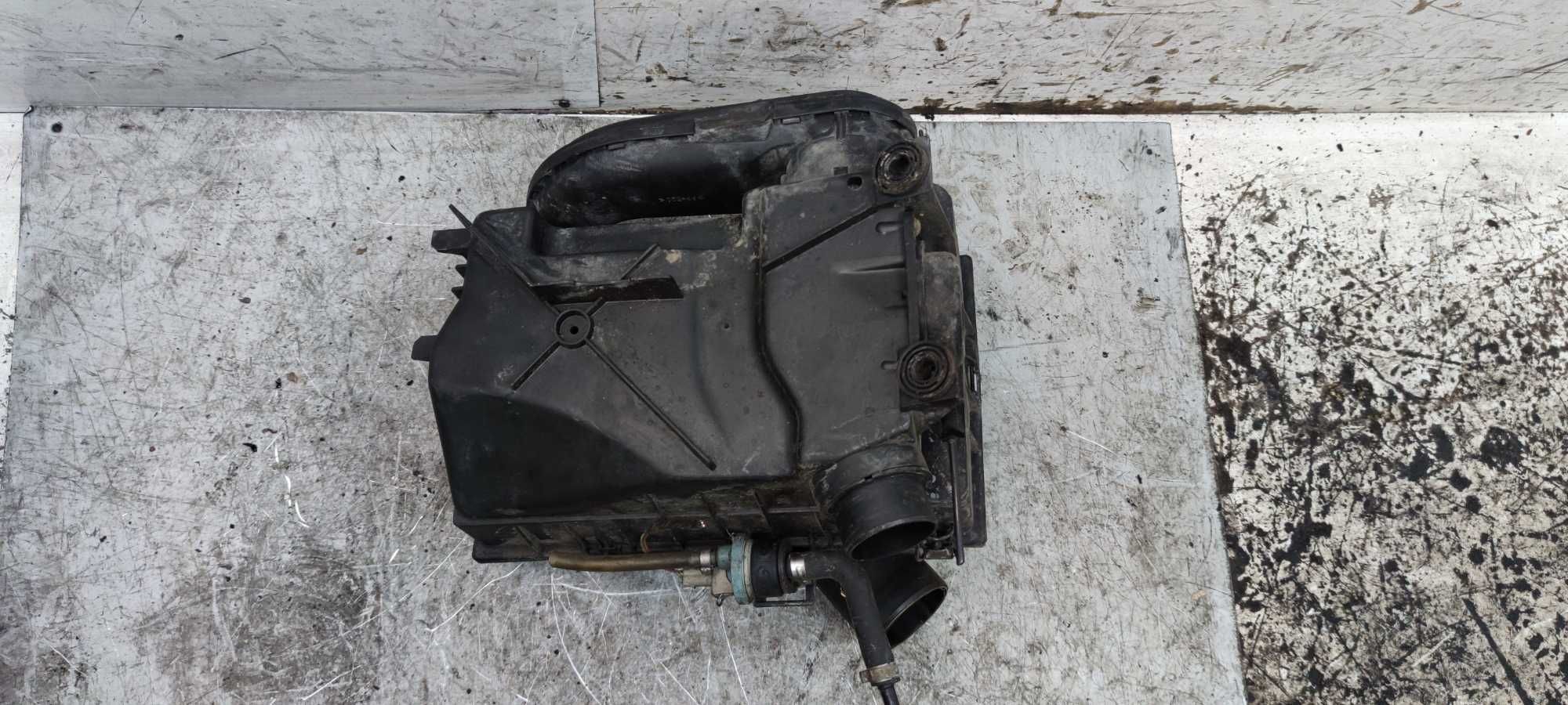 VW Passat B4 Obudowa Filtra Powietrza