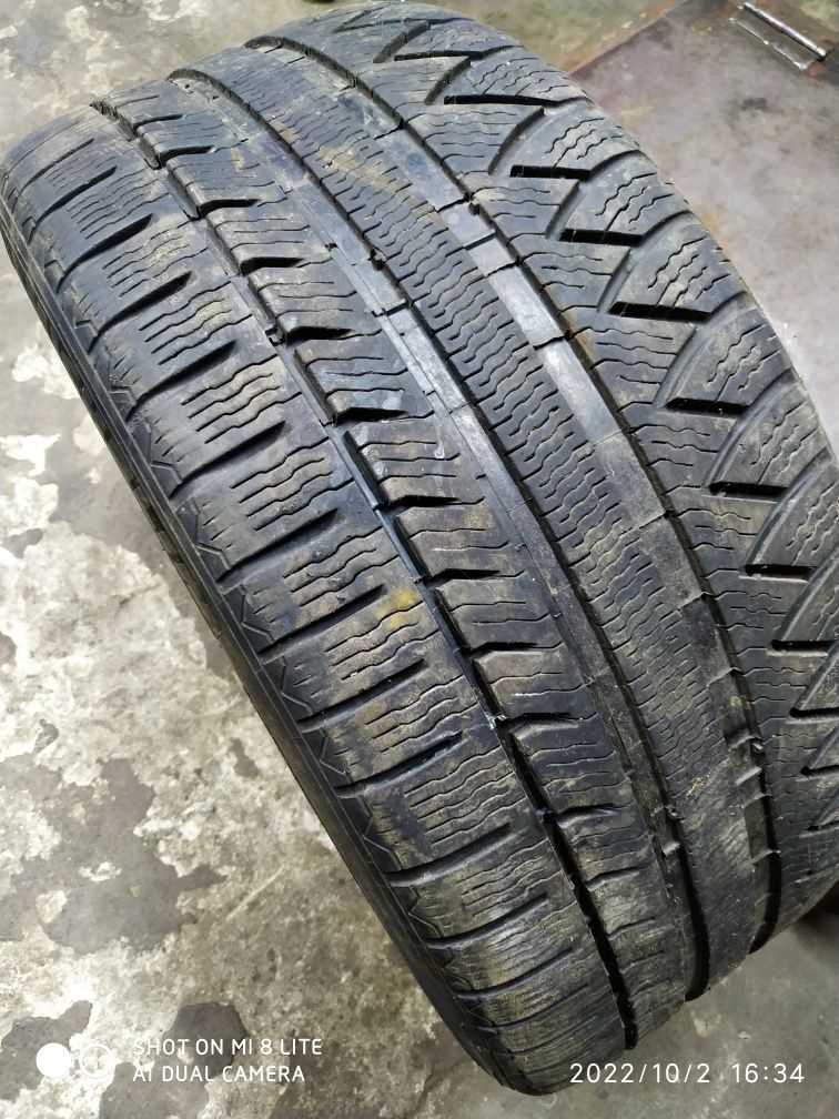 Продам скат Michelin 235 40 R18 зима