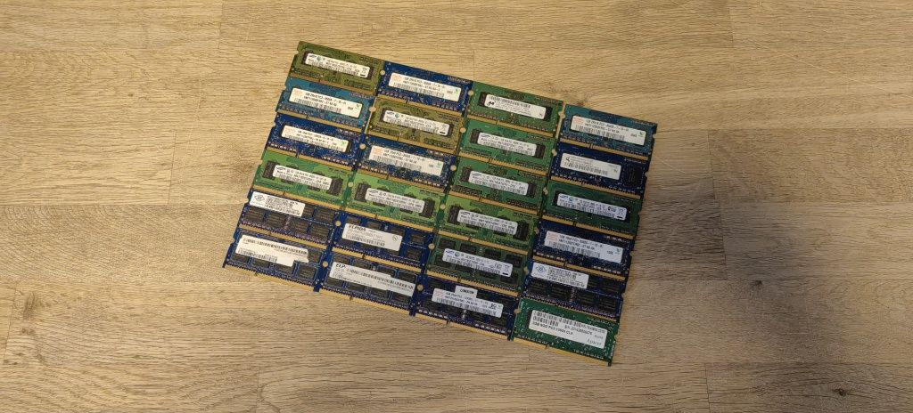 Оперативна пам'ять DDR 3/1Gb