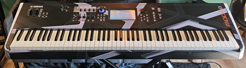 workstation Yamaha modx 8