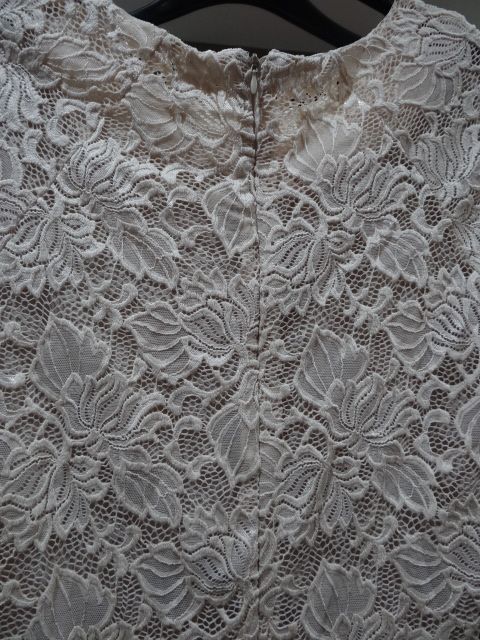 Elegancka sukienka koronkowa