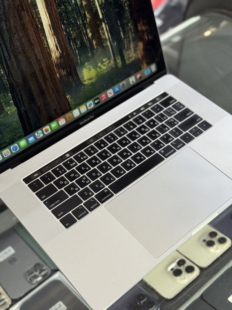 MacBook Pro 15 2018 i7/2.2GHz/Ram16Gb/ SSD 256gb Silver