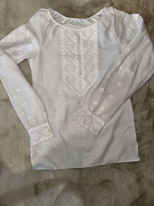 Нова вишиванка для дитини