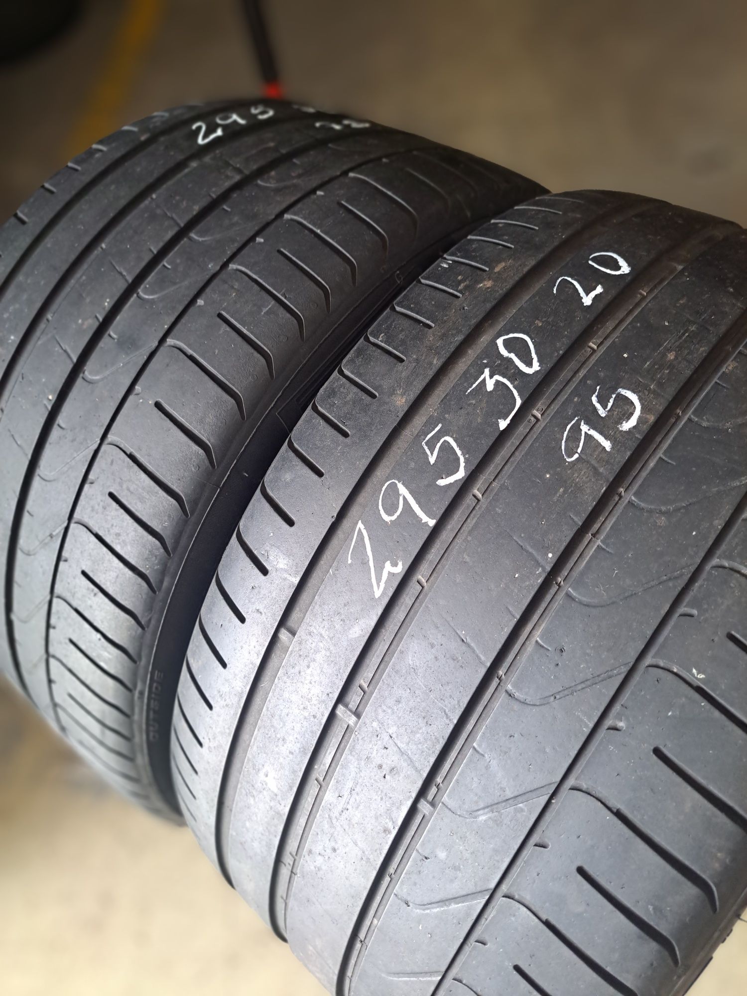 Pneus 295/30/20 pirelli