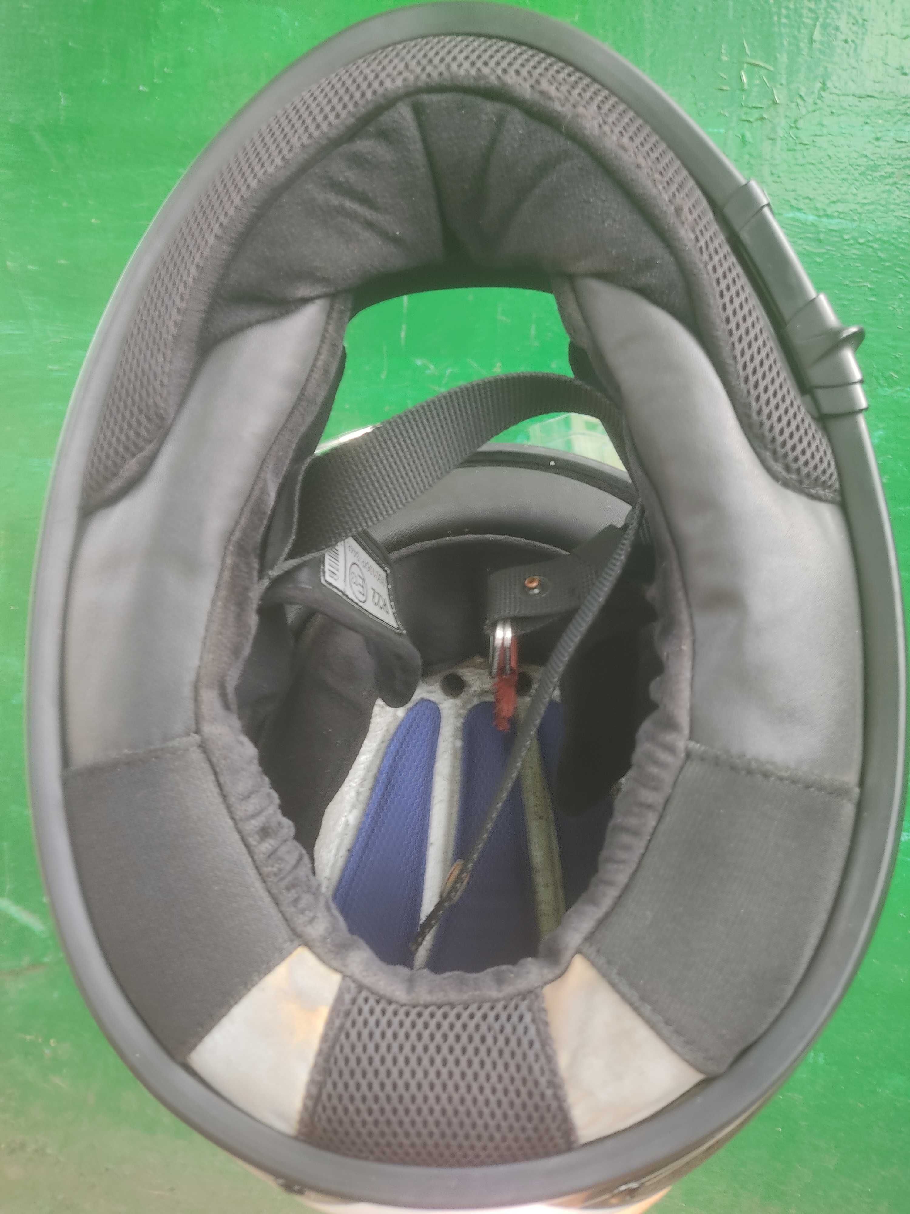Schuberth S2, розмір XL 60-61 см, Schubert S1 pro, розмір L 58-59 см.