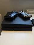 Witam mam do sprzedania  Playstation 4 z 2 padami i 15 grami