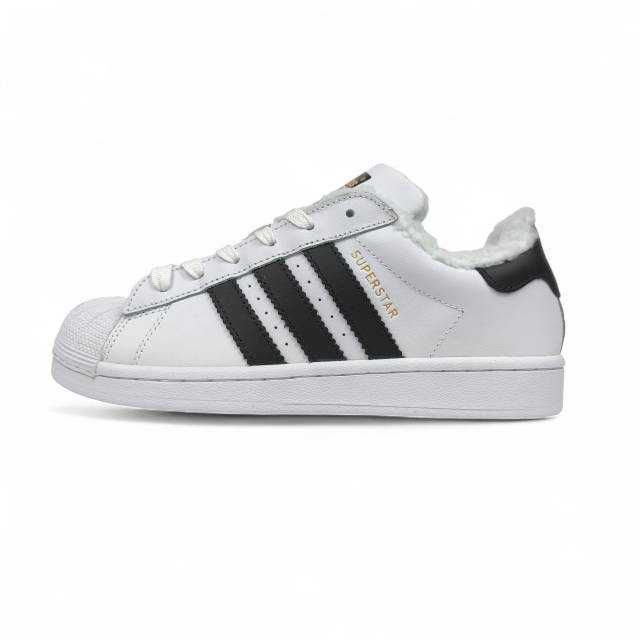 Кросівки чоловічі зимові Adidas Superstar на хутрі білі з чорним