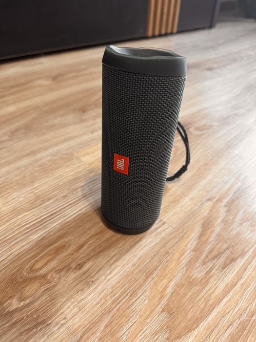 JBL flip essential 2