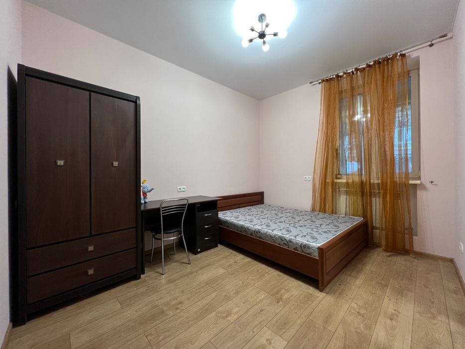 Снимите двухкомнатную квартиру в Центре, проспект Дмитра Яворницького