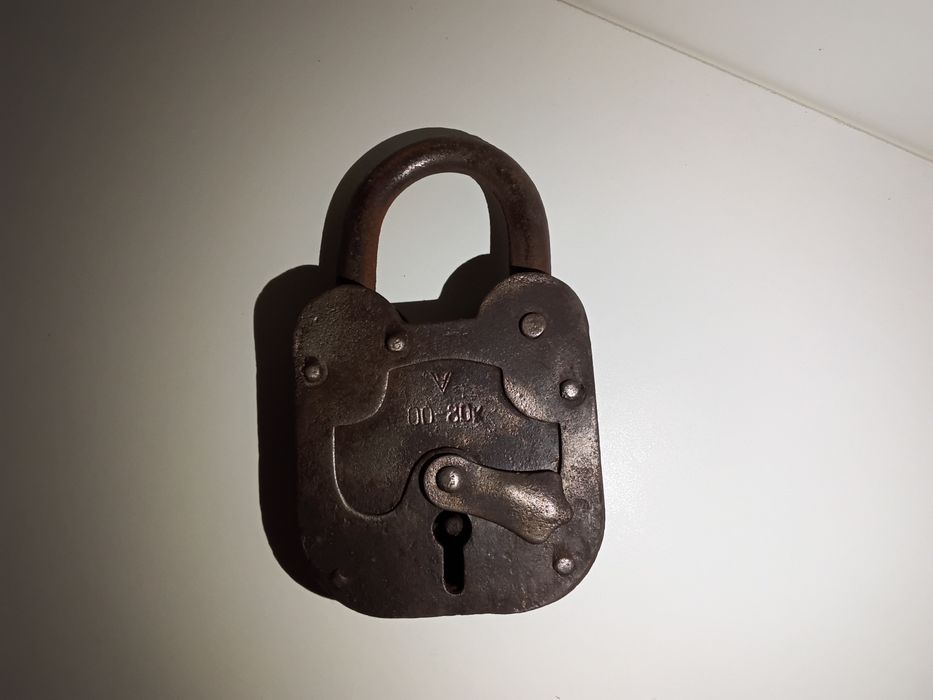 Замок старинный навесной, амбарный.