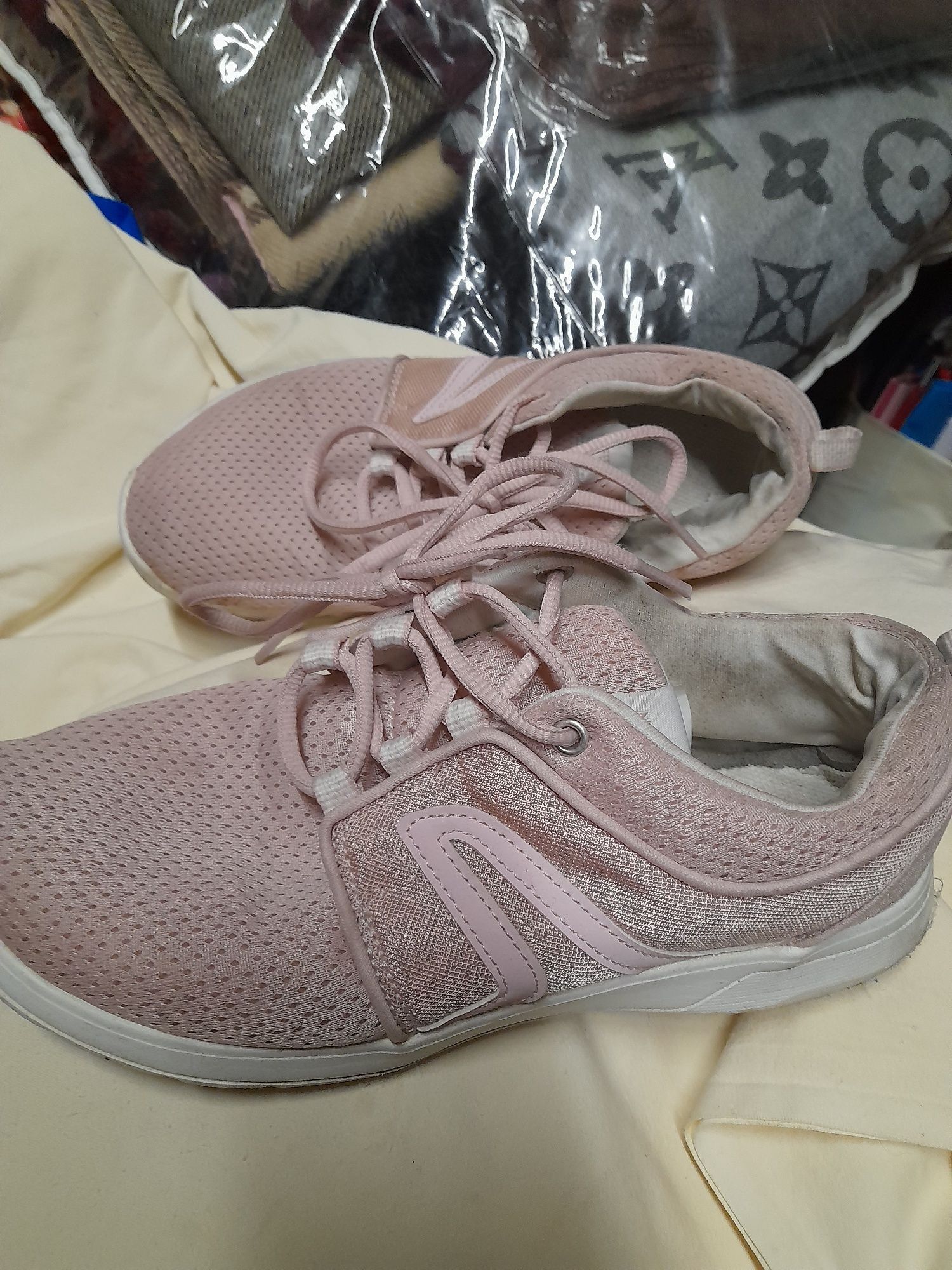 Sapatilhas de senhora rosa de tecido, marca Newfeel
