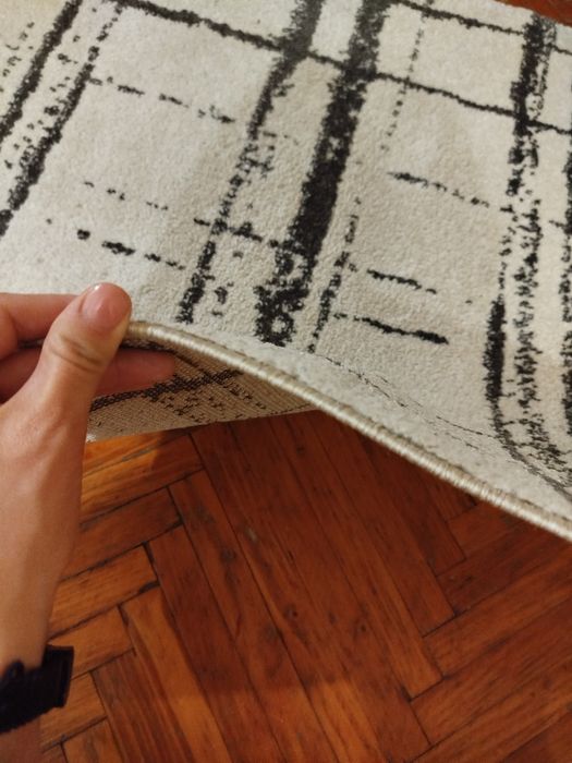 Килим на підлогу