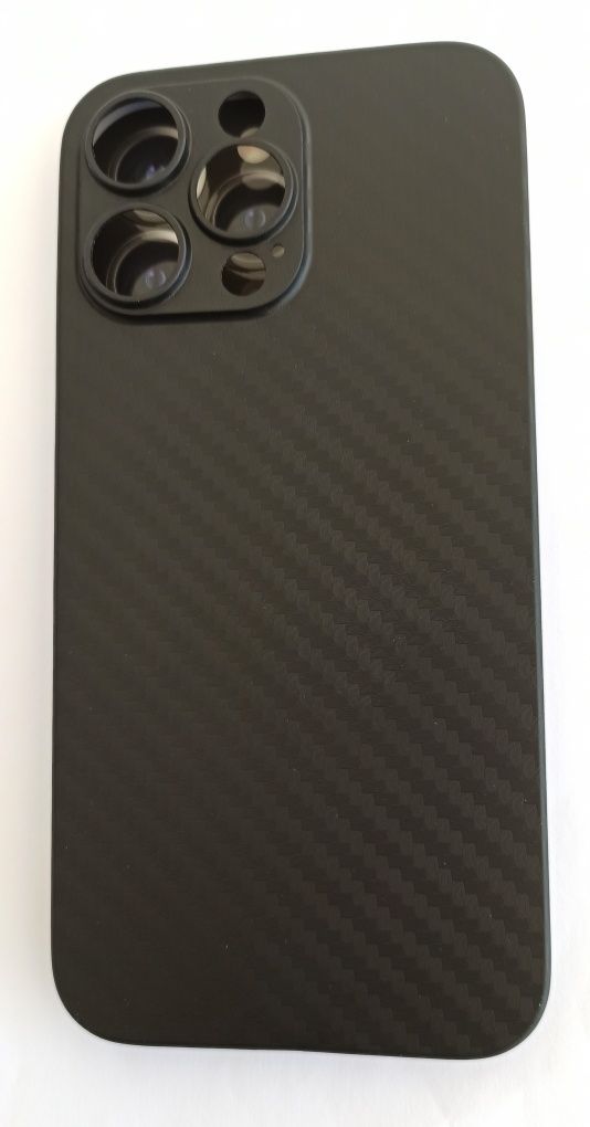 Capa Ultra Slim Fibra Carbono P/ iPhone 14  / 14 Pró Max / 15 Pro Max