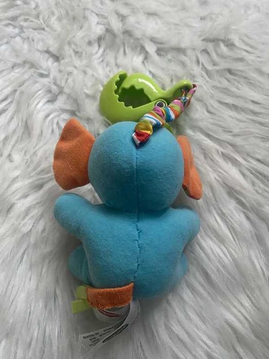 Niebieska maskotka zabawka do wózka zawieszka słonik Tiny Love