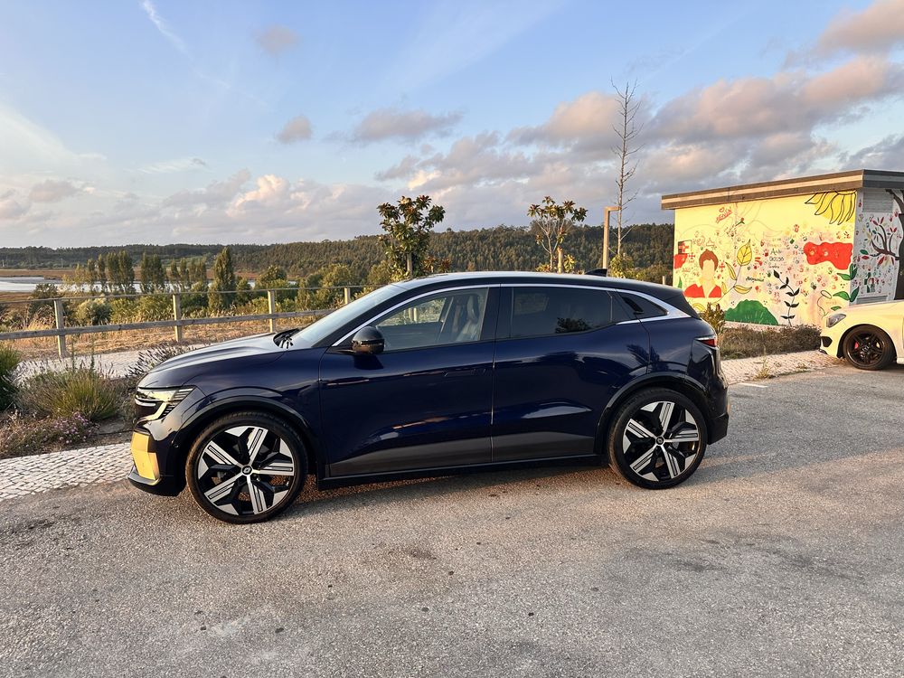 Renault meganE-TECH EV60 220hp
