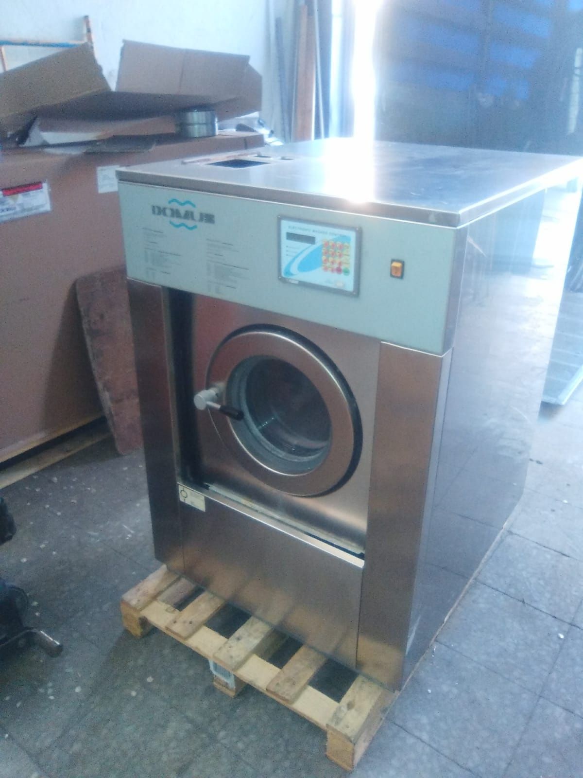 Máquina de lavar roupa industrial de ocasião