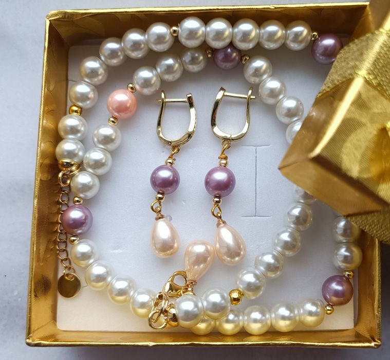 Колье та сережки з перлами