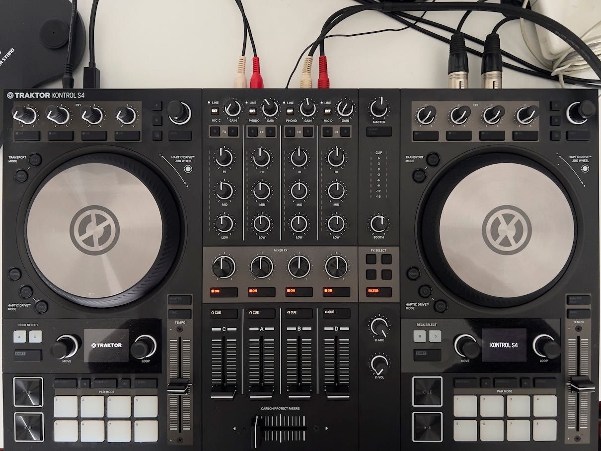 Traktor Kontrol S4 MK3 da Native Instruments