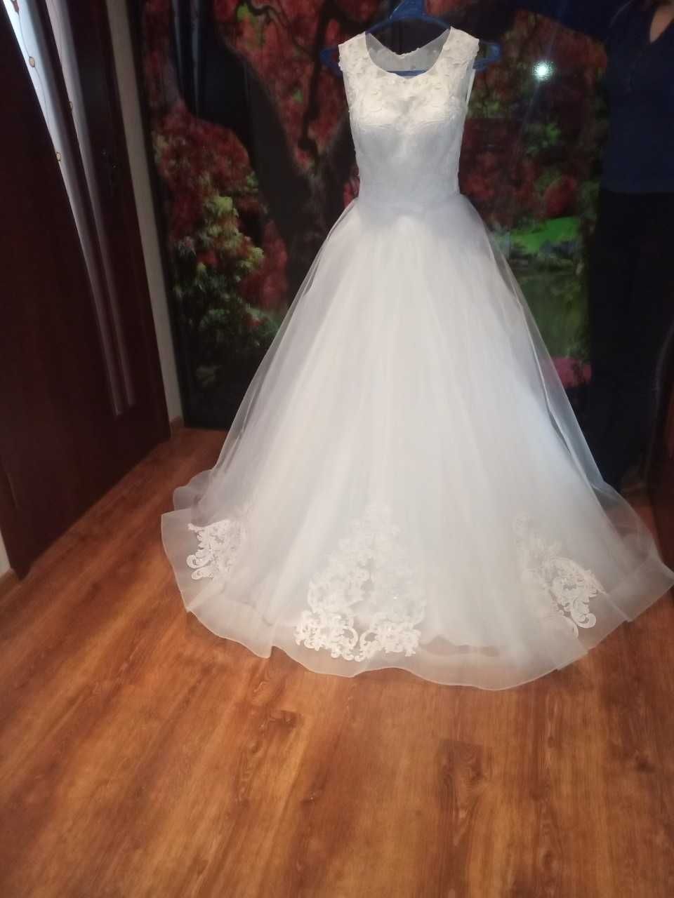Весільна сукня в ідеальному стані!