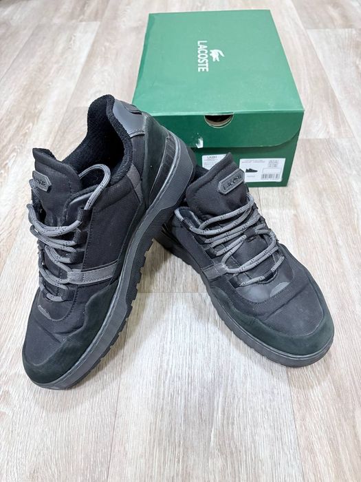 Зимові кросівки Lacoste.