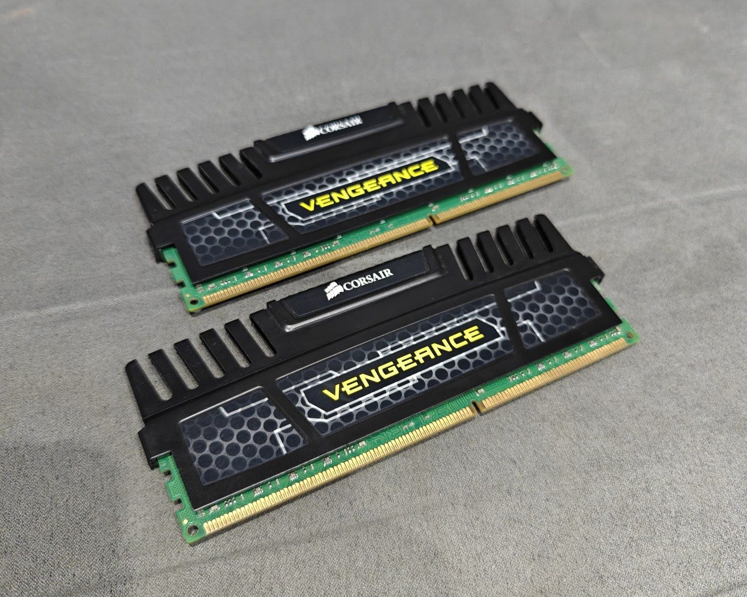 Pamięci RAM DDR3 Corsair Vengeance 8GB 2x4 1600MHz CL9 RADIATOR!
