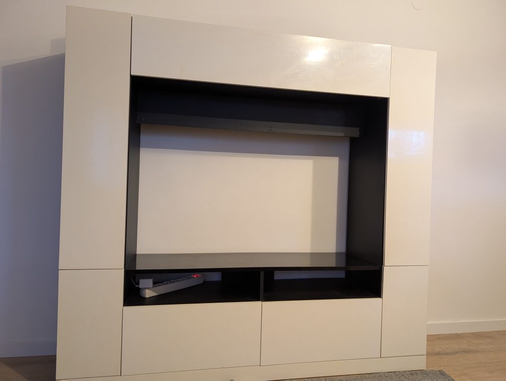 Móvel TV com arrumação escondida branco e preto