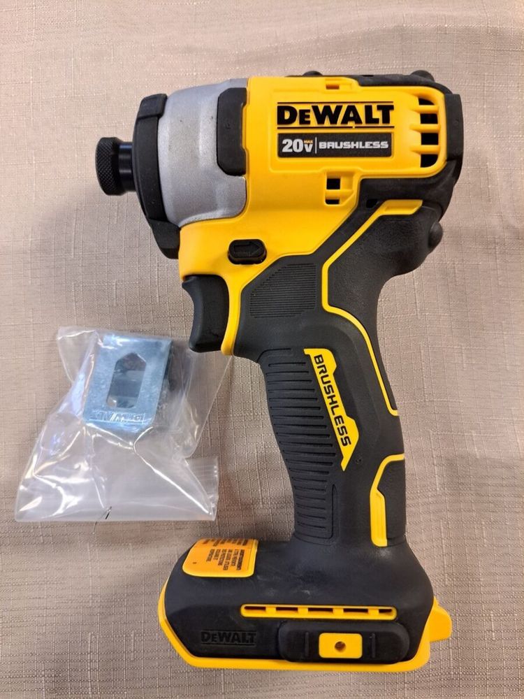 Імпакт шуруповерт Dewalt DCF809