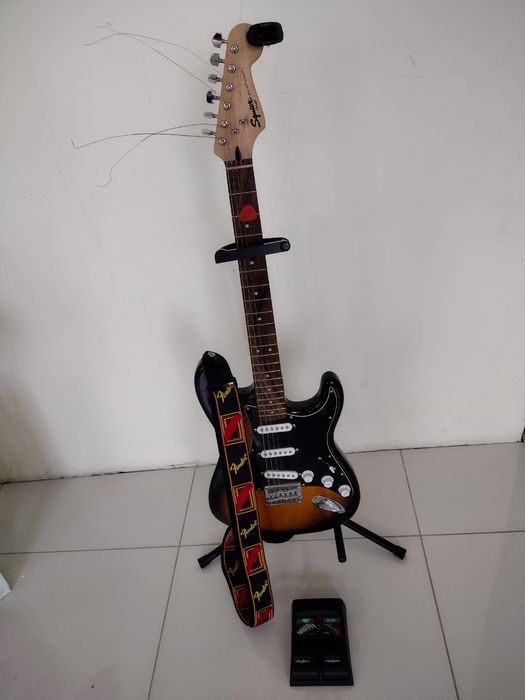 Gitara Fender Squier Bullet Strat + gratisy