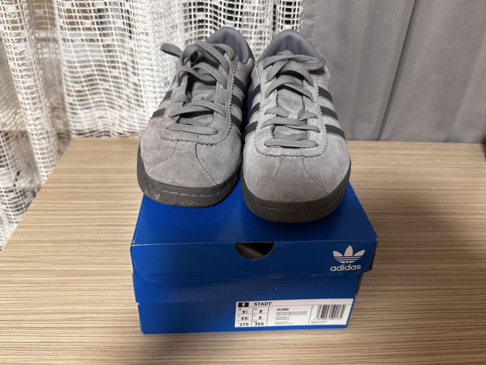 Кроссовки Adidas